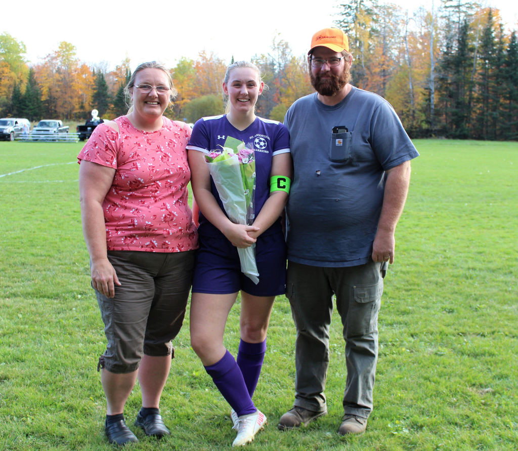 Senior Gracie Brewer